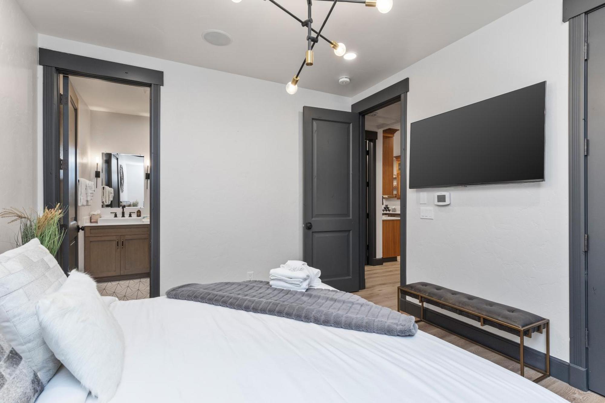 909 Park Ave Home パークシティ エクステリア 写真